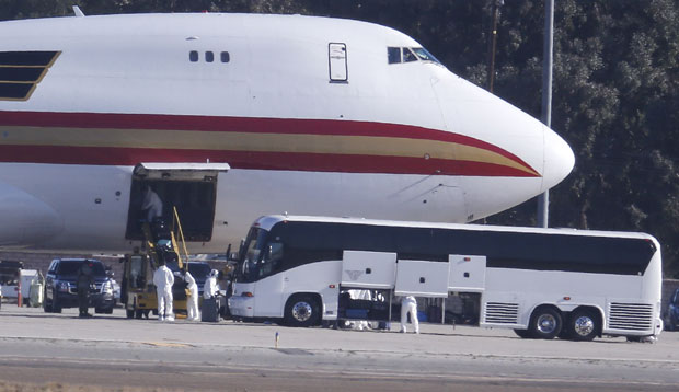 У току евакуација из Вухана: Међу Европљанима и троје српских држављана

